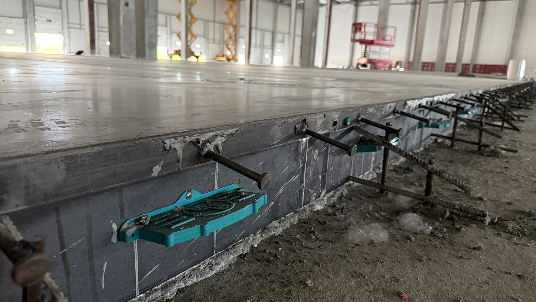 Профиль несъемной опалубки Arfen Slab Joint для промышленных полов