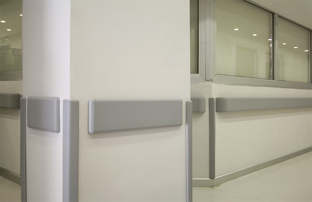 Отбойники-поручни для реабилитационных центров