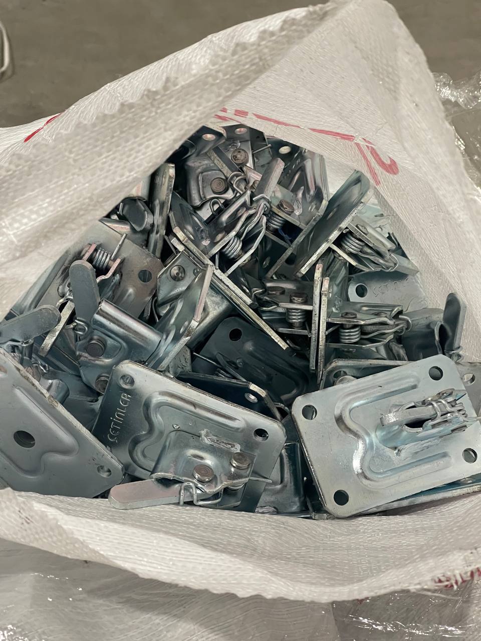 Пружинні затискачі (чирози) для опалубки