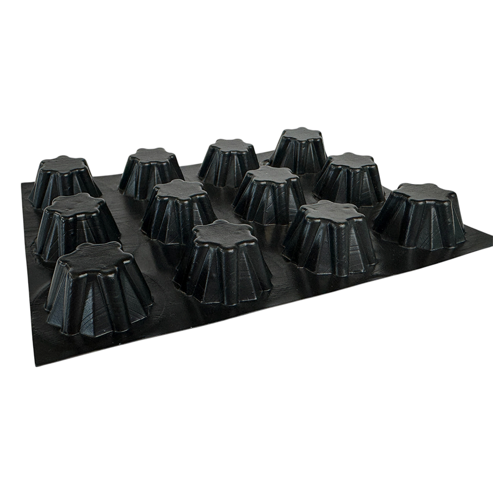 Шиповидна мембрана для зеленої покрівлі, шип 20 мм SNTDrain GR 20/200, рулон 2,40х20 м