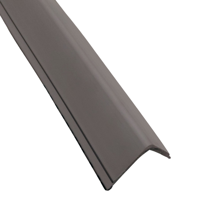 Кутовий відбійник м'який ПВХ сірого кольору, 50х50мм, довжина  1,5 м.п.