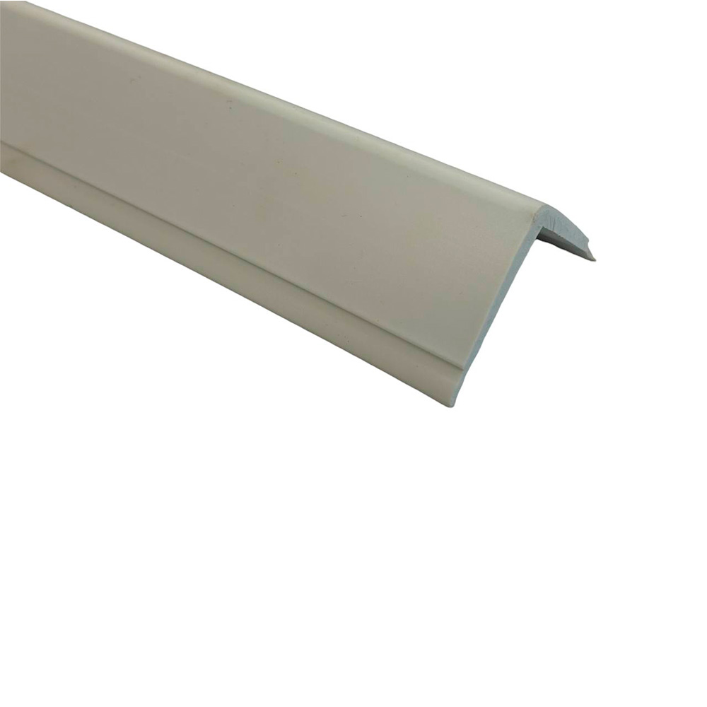 Угловий відбійник м'який ПВХ білого кольору, 50х50мм, довжина 1,5м.п.